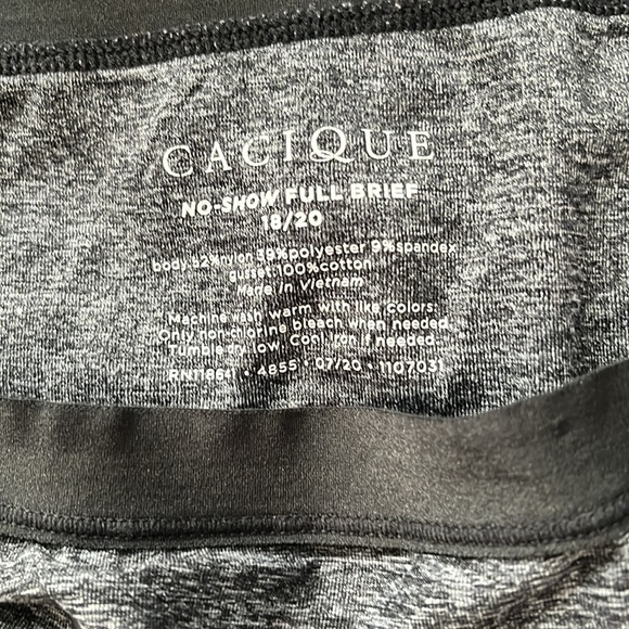 Cacique Intimates & Sleepwear Cacique Grey Bra And Panty Set Bra